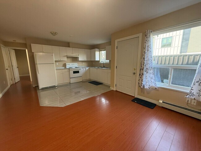 Photo - 175 Pembina St