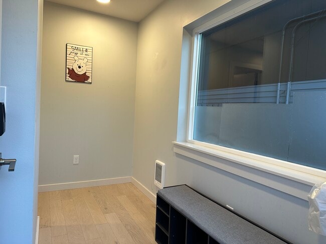 Photo - 152 21st Ave E