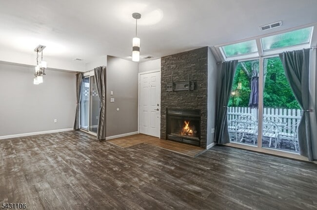 Photo - 7 Sussex Ct