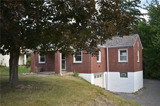 Photo - 905 Burchfield Rd