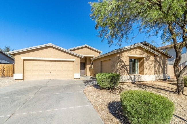 Building Photo - Charming home with great move in special! ...