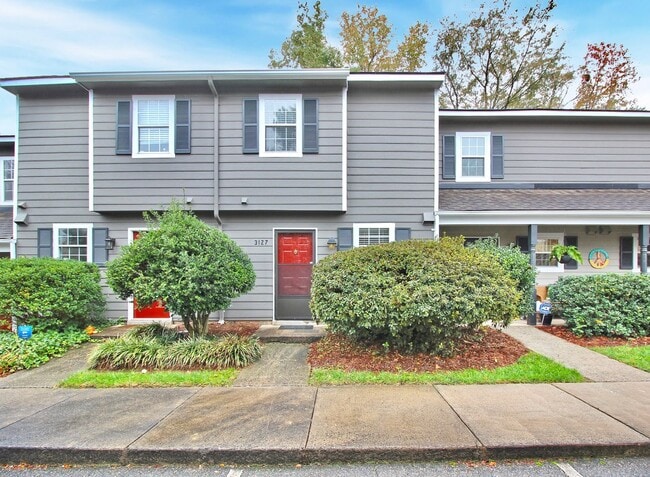 Building Photo - Newly Renovated SouthPark Townhome for Imm...