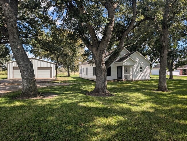 Photo - 10143 FM 524 Rd