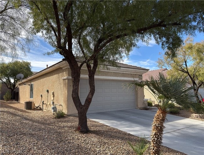 Photo - 2823 Sapphire Desert Dr