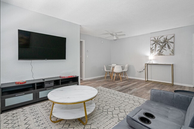 Photo - 13104-13108 Leisure Wood Pl