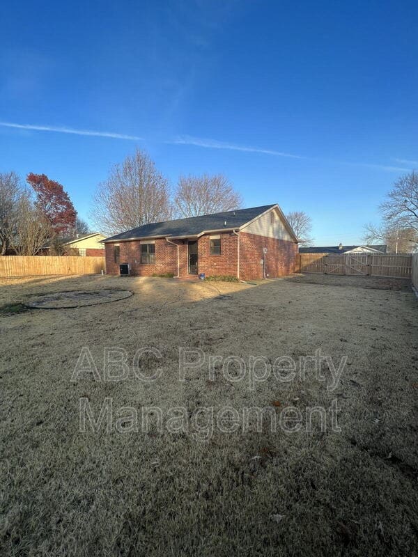 Photo - 83 E Wilson St