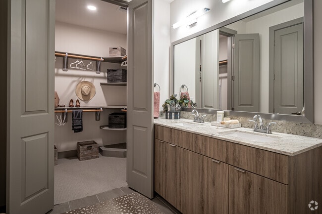 2BR, 2BA - 1,075SF