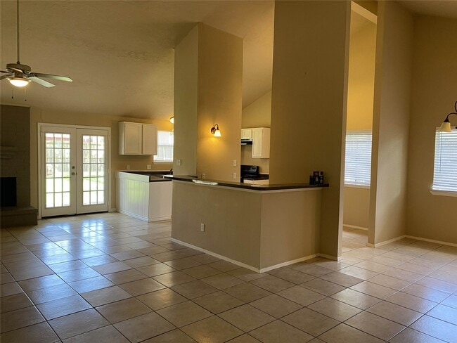 Photo - 623 Old Colony Dr