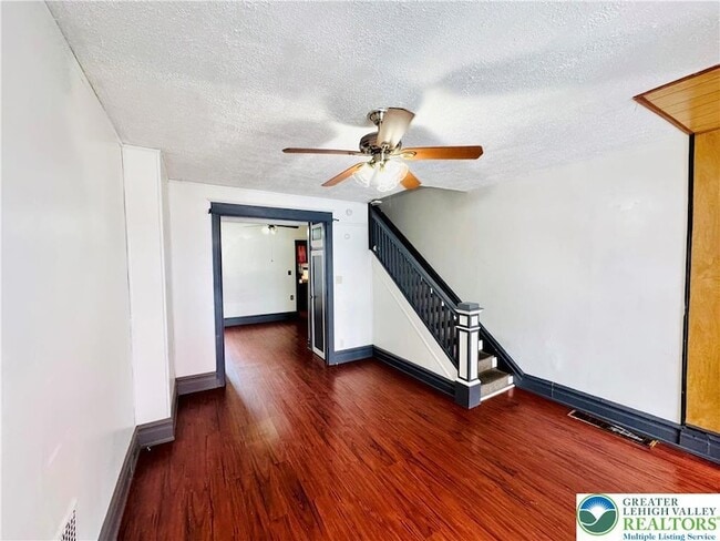 Photo - 637 N Penn St