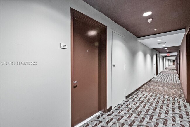 Photo - 60 SW 13th St Unidad 3603