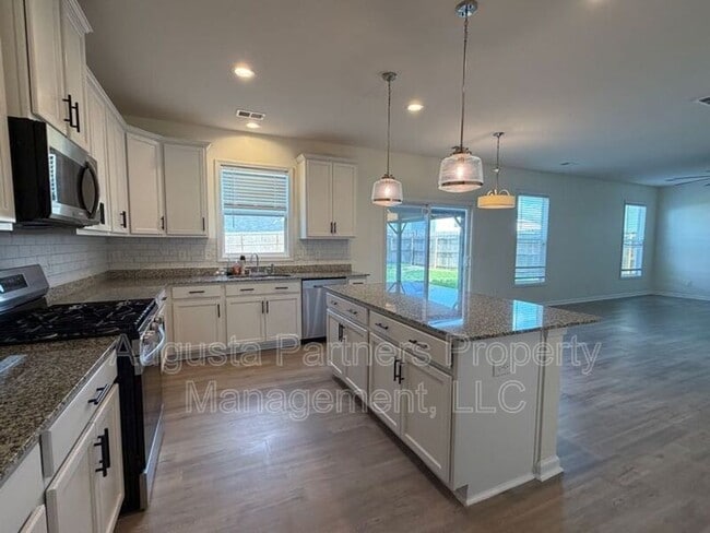 Photo - 1097 Sapphire Dr