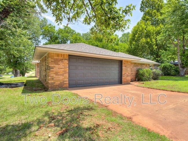 Photo - 1908 E Willow Creek Terrace