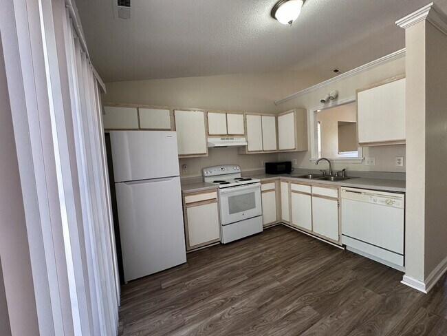 Photo - 400 Winners Cir S