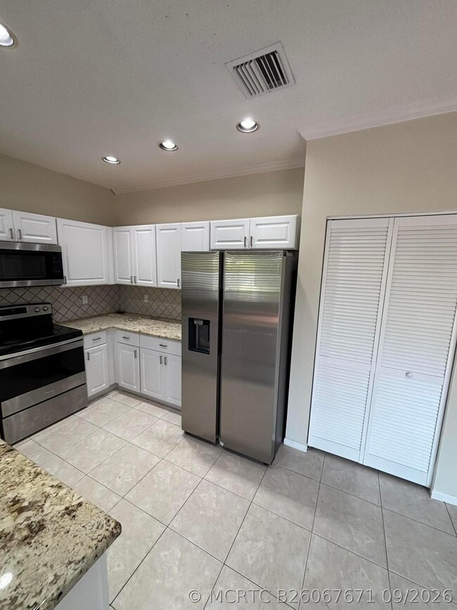 10837 Palm Spring Dr
