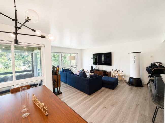 Photo - 6250 Buckingham Pkwy Unidad 201