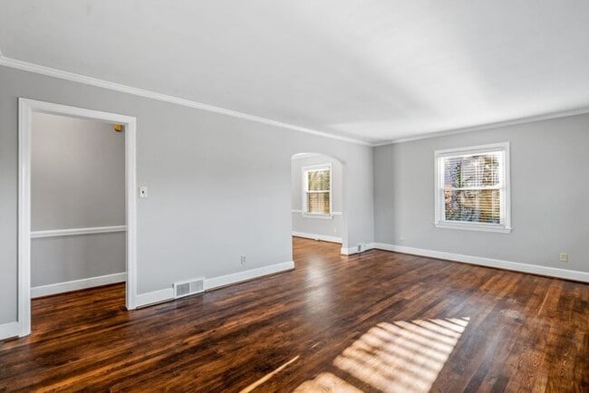 Photo - Adorable Brick Ranch Home in the Desirable Lindley Park Area! Updated, Hardwood Floors, Fenced!