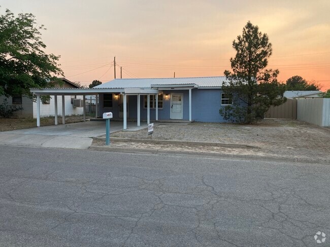 Building Photo - 1519 S Morris St Rental