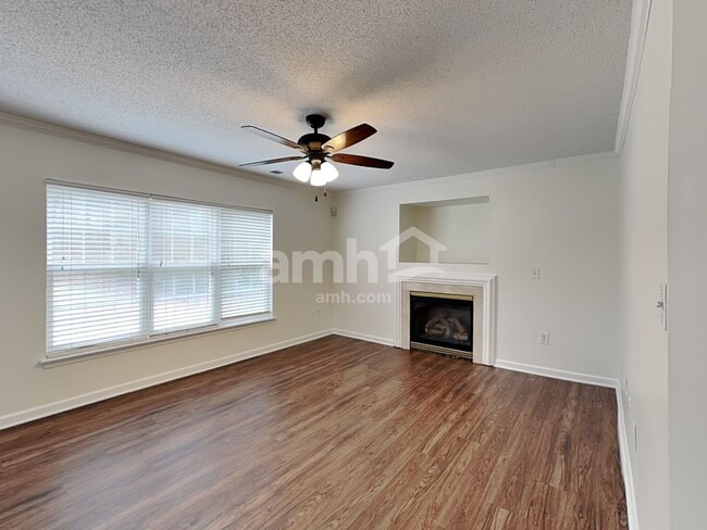 Photo - 108 Hampshire Dr