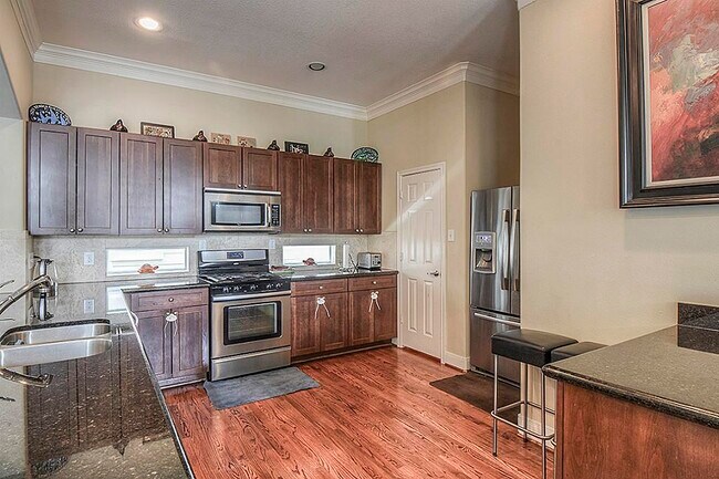 Photo - 1137 W 24th St Unidad A