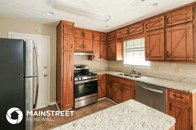 Photo - 105 Shannon Chase Way