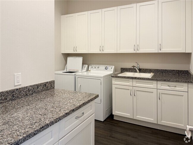 Building Photo - 6847 Bequia Wy Rental