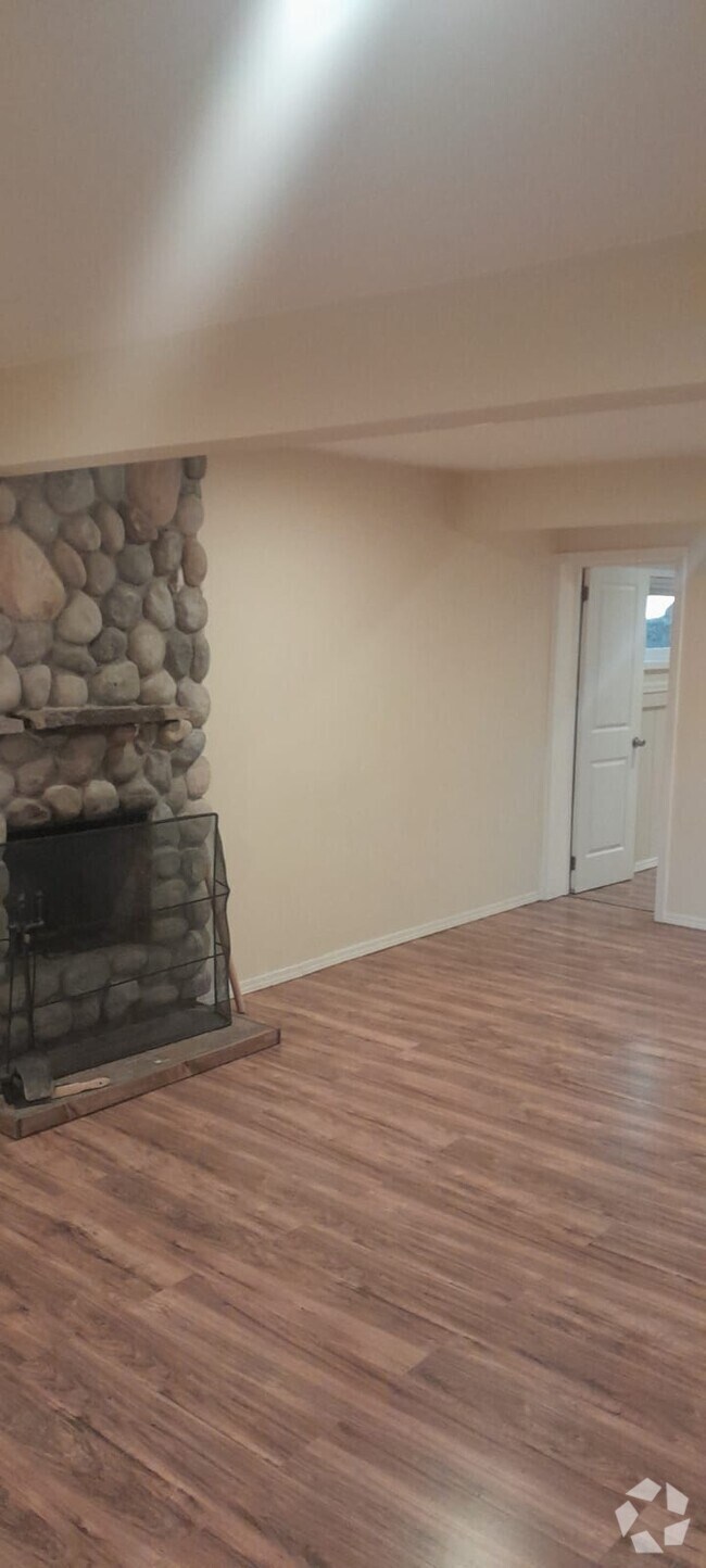 Building Photo - 52901 Pine Cove Rd Rental