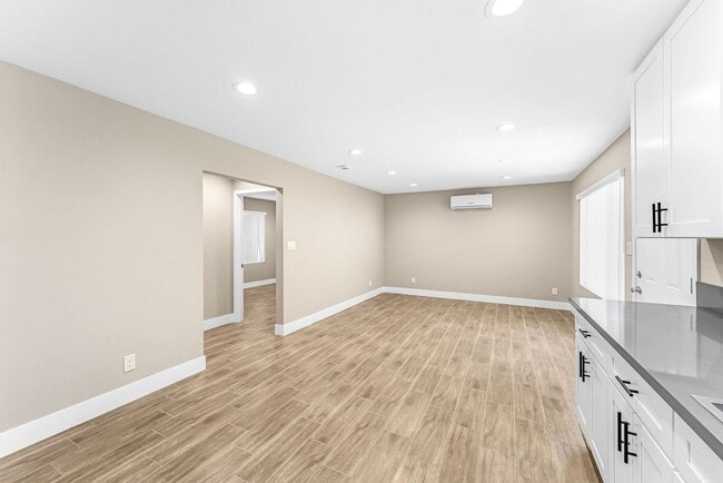 Photo - 2417 W Stanford St Unit #2