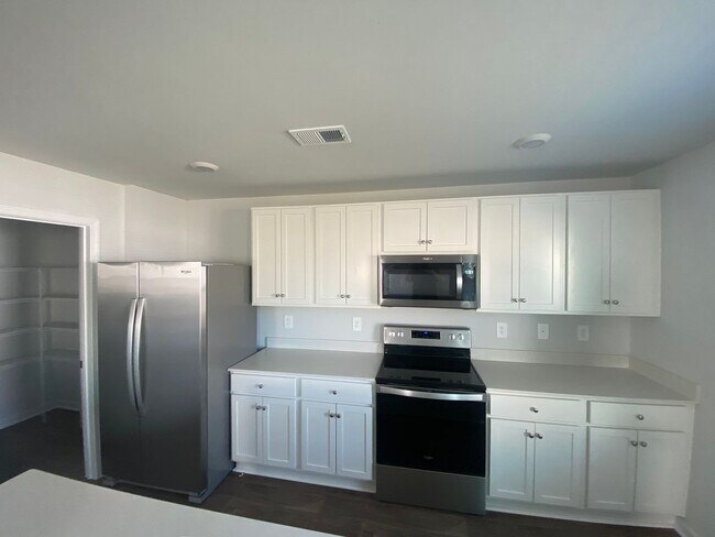 407 Sea Breeze Dr