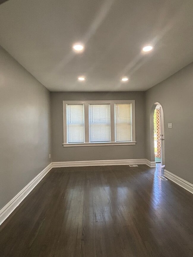 Photo - 1465 W 15th Ave