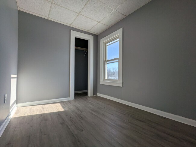 15 Main St Unit 1R