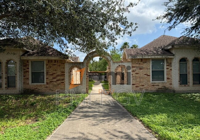 Building Photo - 1901 W Western Dr Unit 2