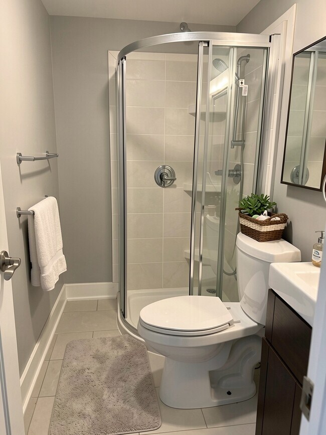Photo - 5-Bedroom Apartment Near Carleton University - All inclusive and Fully Furnished Unit 3