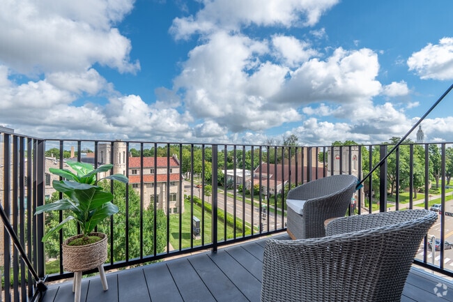 1 habitación, 1 baño - 660 pies cuadrados - Balcón - LUX at Lawrence