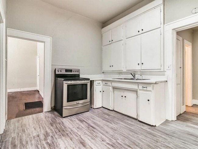 Photo - 1740 NW 11th St Unit A