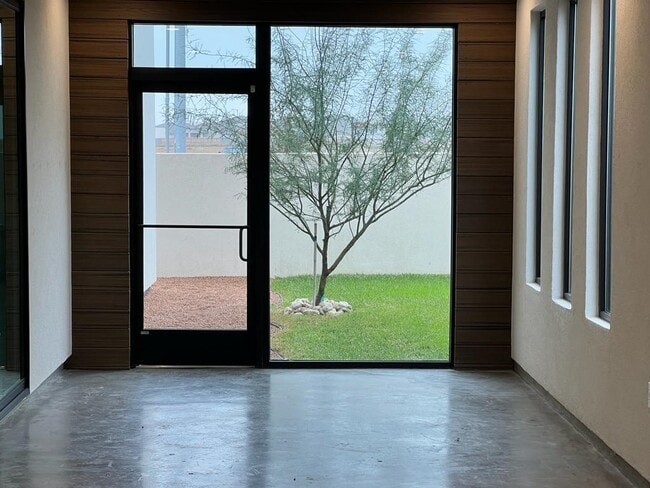 Photo - 202 Deer Path Lp