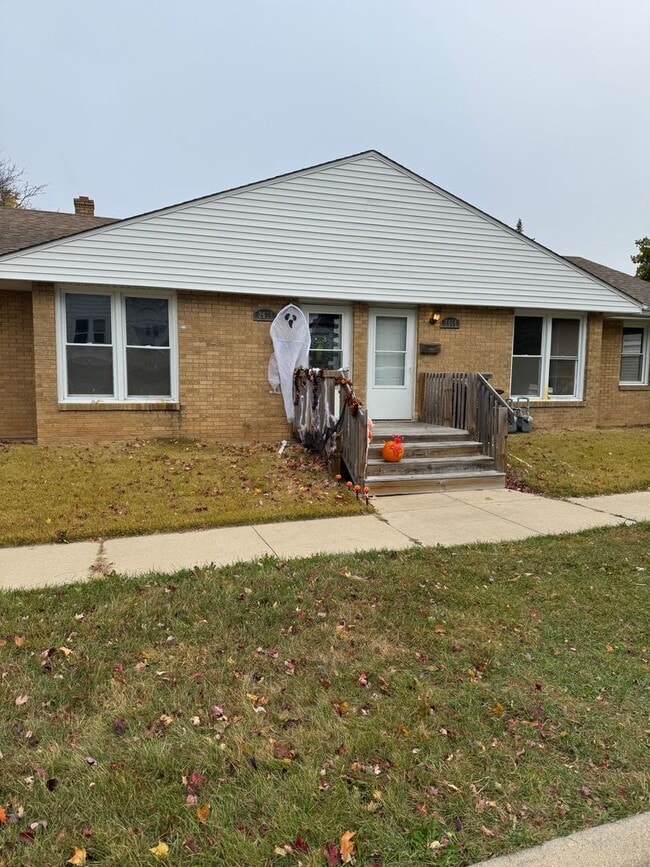 Building Photo - 13th Avenue Unit 2608