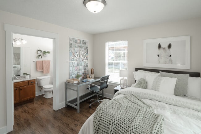 Bedroom 2 - Cottage - Enclave Apartments