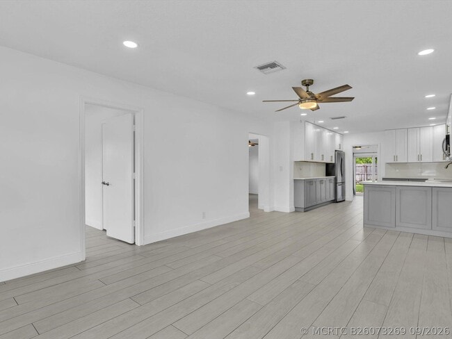 222 NE 9th Ave