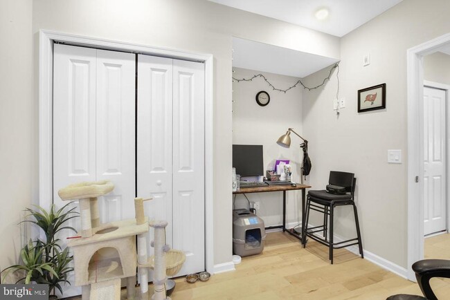 Photo - 1431 Poplar St Apartment Unit D
