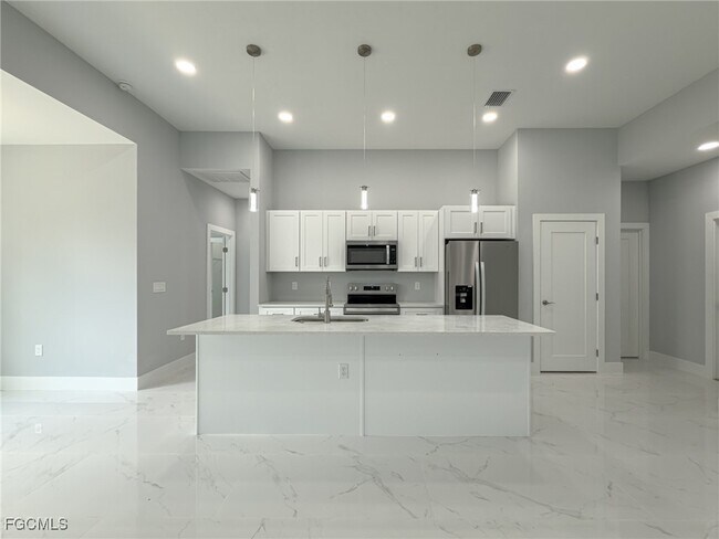 Photo - 6137 Higgins Ave