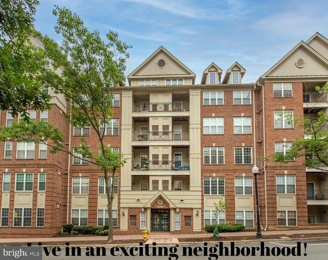 Building Photo - 2310 14th St N Unit 402