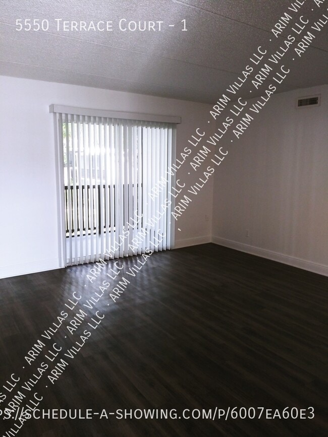 Photo - 5550 Terrace Ct Unit 1