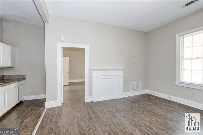 Photo - 230 Telfair St