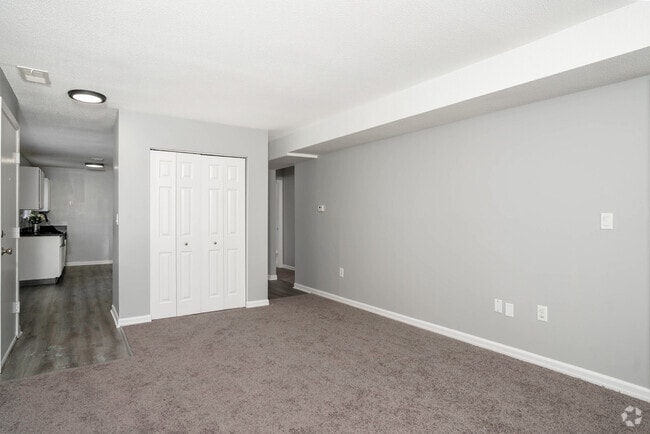2BR, 2BA - 1,100SF - Living Room