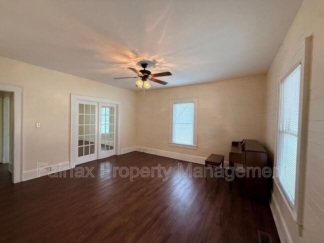 Photo - 4004 Fayetteville St