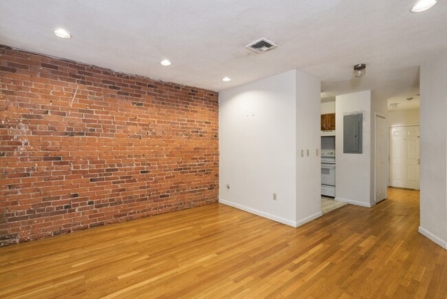 Photo - 65 Hemenway St Apartment Unit 4