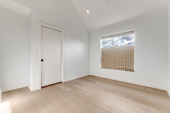 Photo - Prime location at Henderson and Ross, Two bedroom Condo w/ Private Drive