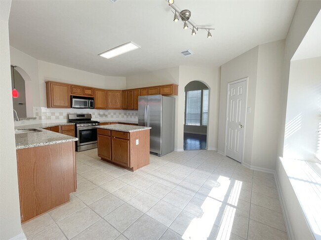Photo - 2126 Winding Hollow Dr