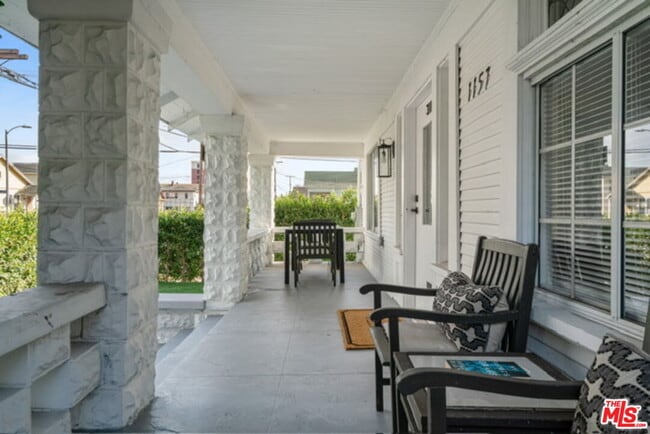 Photo - 1157 Irolo St