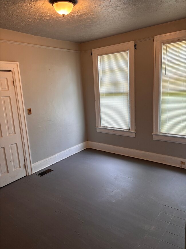 Photo - 1011 Sayre St